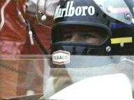 James Hunt�b�ɨ��Y���W�����B�šB���T���u�Ϯ�, �O���F�V�P�˨ϥΦ��Ϯת����F�y�ǰ|�P�q���C Picture Source: champ76.co.uk