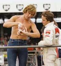 Hunt(��)�b����ͲP�����䤤�@���u�^�m�v, ���O��Gilles Villeneuve(�k)���˨�@�Ť�{�������v���C �Ϭ��L�̦b1979�~�^��B���h���v�������ɮɪ��@�ӵu�Ȫ��|���C Picture Source: Don Coles