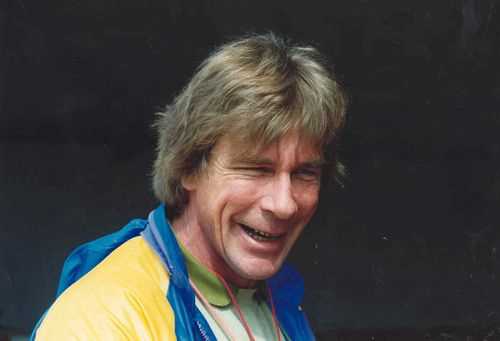 �b�ܤj���{�פW, James Hunt����~�L�åO�L�P��󬰻��P�ۦb, �W�Ϭ��L�b����q�����z���ɴ����Ӥ��C	Picture Source: www.tsf1.com