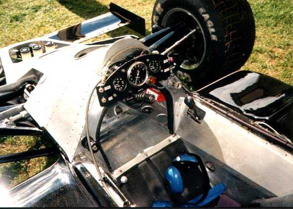 �Ϭ�����79���t���r�p��, �P�䪺���s�κb�쵥���F��Mario Andretti���K�a�ծը����Ӥw�C Picture Source: F1 Journal