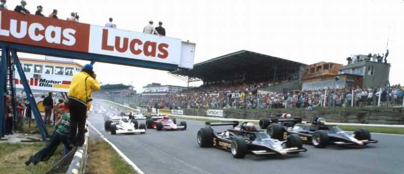 1978�~�^�꯸���_�B����: �b���ᨮ�����������O�U, Peterson(6����)�������O���@Mario Andretti(5����)���o�����a�x�C	Picture Source: LAT Photography