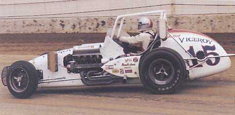 �bMario Andretti�������ɨ��ͲP��, �d�a��{�����ɦ����L�D�n���ɶ��ؤ��@; �Ϭ��L�b1970�~�N��N���ش�-�Z�s���������ɪ����p�C	Picture Source: Deep Throttle
