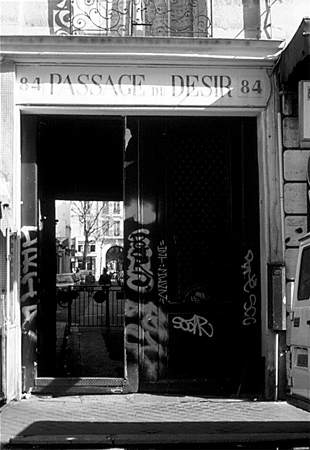 Paris photos - 84, Passage du Desir