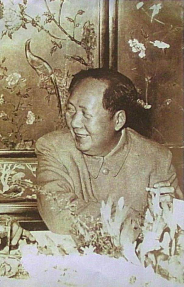Soekarno (Indonesia) - Mao Zedong (Cina), dua tokoh penting Anti-Imperialisme