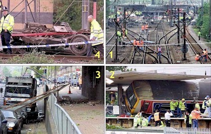 1) En esta zona de cambios ocurri� el descarrilamiento; 2) El �ltimo coche qued� cruzado sobre la plataforma; 3) Buena cantidad de escombros cayeron sobre los autom�viles que pasan por debajo de las v�as; 4) El bogie causante del descarrilamiento, celosamente vigilado. (Fotos Cortes�a Ananova.-