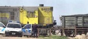 Trenes rigurosamente vigilados; igual siguen siendo asaltados en las afueras de la ciudad de Mendoza. (Foto Los Andes)