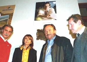 La viuda de Germ�n Sope�a, Patricia Morgan, se hizo presente en el acto; aqu�, acompa�ada por los gobernadores de R�o Negro y el Neuqu�n.