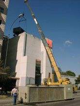 A toda m�quina contin�an las obras en el metro de Caracas. (Foto gentileza El Universal)