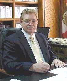 Javier Gonz�lez Garza, director general del STC