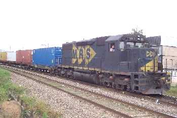 El tr�fico de contenedores sigue en constante aumento. Foto cortes�a Jorge A. Ferreira Jr.