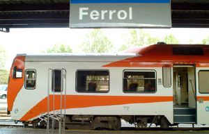 Renfe puso a su disposici�n un "tren playero" hacia Pontedeume, desde Ferrol y A Coru�a.