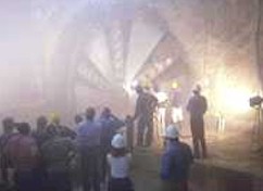 Momento en que emerge la topa en la estaci�n Michelena. (Foto Notitarde).