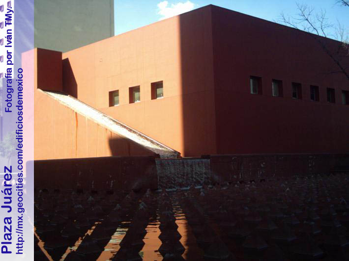Fuente de Vicente Rojo