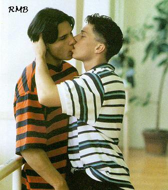 [Kissing Boys]