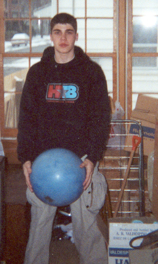 lil bitch.jpg (201297 bytes)