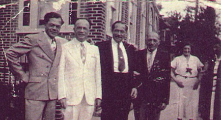 L-R: William Aiduss, Harry Aidus, Morris Eidus, Hyman Adus, Lea (wife of Morris Eidus)