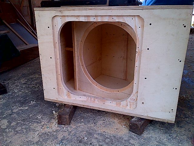 folded horn loaded eighteen sound