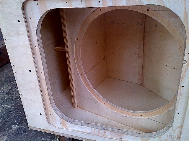 folded horn loaded eighteen sound