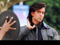 07_2 TNP, Main, pg 938, 16 Sep 2005

Published in Colour



{Prod File:np203655938_TNP_Showtime}

Colour/Main/16-09/p938/trudy

shbolly/ Hrithik Roshan the star  of Krrish, the Bollywood film being shot in Singapore right now. Seen here preening before a shot. 







Launch of film starring Bollywood stars at STPB

NP 2005091501 Jonathan Choo

