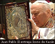El Santo padre con la imagen sagrada