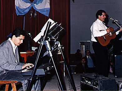 Changui Acosta y Marcos Schvindt en la peña Sol de Mayo