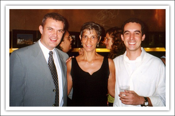 Ricardo, Marli e Eu na vernissage fotogr�fica, Pizzaria Piola 2003
