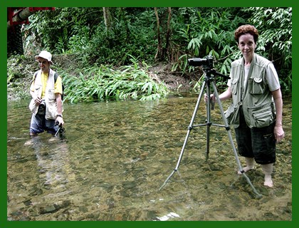 Eu e a Prof� Berenice no rio fotografando