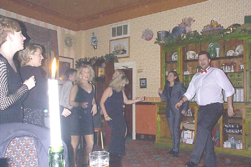 chris3.jpg (54526 bytes)