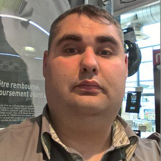 femme connexion électrique maison Vaulx-en-Velin