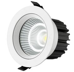 femme poser un interrupteur exterieur Saint-Priest femme dit