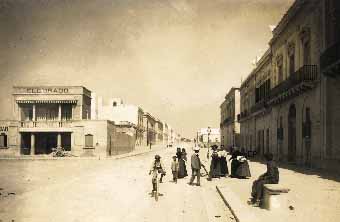 Visualizza album delle foto d'epoca