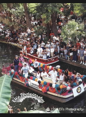 Tim Duncan and Antonio Daniels during Riverwalk parade