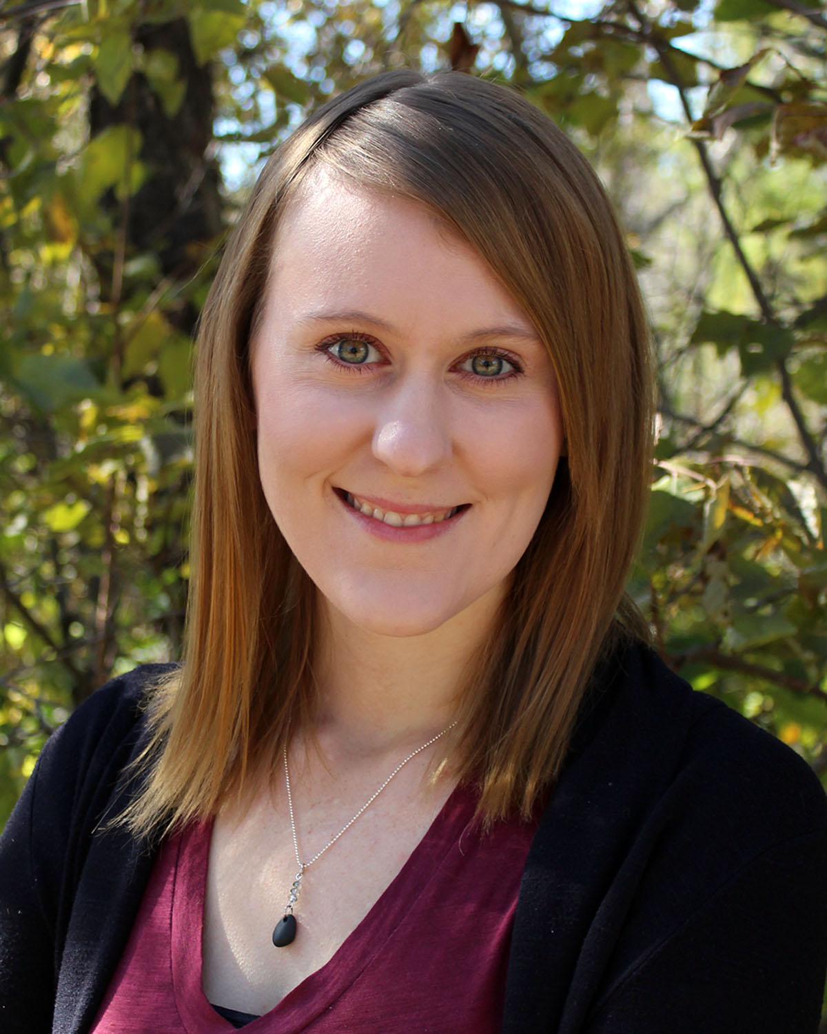 Beth Grundy Headshot