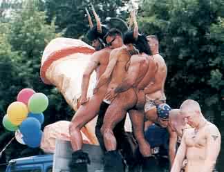  The so-called Berlin Love Parade 