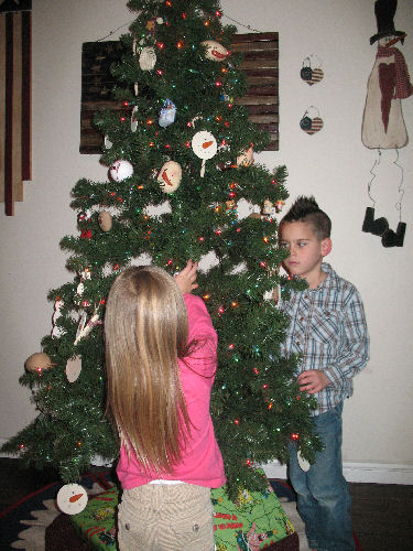 Piper & drake playing in the Xmas tree!