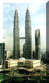 petronas.jpg (54284 bytes)