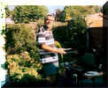 stevebarbecue.jpg (40552 bytes)