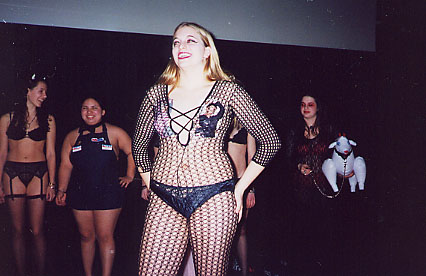 Y'know, what the _hell_ is wrong with women?  This sweet little chalupa spent the whole night complaining about how fat she is.  AAAARRRGH!