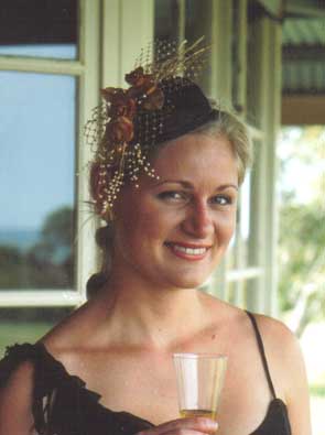 Black and Gold fascinator 566BL