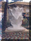 Monumento.jpg (99867 bytes)