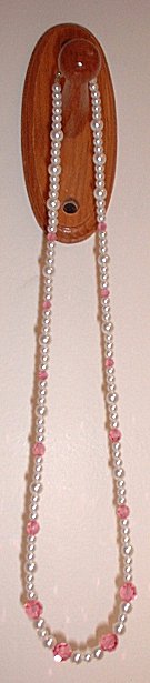 pink_necklace1.jpg