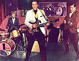 Elvis and the band in Spinout
