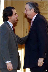 Nestor Kirchner,Roberto Lavagna,economia,FMI,negociaciones,acuerdos,emigracion,inmigrantes,ilegales,Cristina Fernandez,Juan Carlos I Borbon,Jose Maria Aznar,Sofia,reyes Espa&ntilde;a,Diario Accion de General Rodriguez, politica, actualidad, noticias e informacion, personalidades e instituciones, policiales, galerias de fotos; historia de General Rodriguez, sus origenes, edificios, estancias, habitos y costumbres, anecdotas, comercios e industrias, los fundadores, antiguas instituciones, fotos e imagenes; suplementos especiales: la crisis politica, economica y social de la Argentina, los acontecimientos de Diciembre de 2001, articulos y entrevistas; Emigracion: toda la informacion destinada a aquellos que desean emigrar, radicarse o estudiar en el exterior, visas, pasaportes, consejos, guias, informacion util, links; Trueque: novedades e informacion, links, estructura del trueque; el casamiento de Maxima Zorreguieta y el principe Guillermo Alejandro de Holanda; Guerra de Afganistan: galeria de imagenes e informacion sobre la primera guerra del siglo XXI; la guerra de Irak, Bagdad, Georges W. Bush, Saddam Husseim, el atentado a las torres Gemelas de Nueva York, las twin towers, el 11-s, y descripcion del hecho que conmovio al mundo; los ultimos dias de Pompeya, Herculano; un argentino en el Titanic, galerias de fotos; Nefertiti, reina de Egipto; Luz Sosa de Godoy Cruz; el Graf Zeppelin, el Hindenburg y dirigibles; las islas Malvinas y la corte de Luis XV, Madame Du Barry, Pompadour, Luis XVI, Maria Antonieta, la Revolucion Francesa; John Fitzgerald Kennedy y Jacqueline en la Argentina; Empleo: consultoras, clasificados, agencias de empleo, consejos e informacion util, curriculum vitae, como confeccionarlos, noticias de actualidad; Los numeros de la crisis: Las consecuencias de la crisis politica, economica y social; estadisticas, pobreza, desnutricion, salud y asistencia; noticias regionales y provinciales, columnas y editoriales; informacion para negocios: pymes, links, empresas y negocios; Agenda Cultural con toda la informacion de cursos, universidades, talleres, escuelas y oportunidades, exposiciones de arte de la region; buscadores en Internet, Enlaces: links a los mejores sitios de educacion, cultura, arte, biografias, politica, interes general, web, Links del Diario Accion: RMS Titanic, su historia, su tragico viaje inaugural; historias, testimonios, documentos y articulos sobre el naufragio; links y sitios sobre el tema; la pelicula de Cameron, fotos e imagenes; suplementos especiales, Historia Argentina y de General Rodriguez, la llegada de la democracia en General Rodriguez, la asuncion de Juan Lumbreras como intendente en 1983, galeria de imagenes, sus palabras y los actos, su gabinete, festejos de la comunidad. Fundacion del pueblo de General Rodriguez, sus instituciones y personalidades relevantes, arquitectura y edificios, comercios e industrias, sus comienzos, estancias, inmigraciones italianas, espa&ntilde;olas, vascas e irlandesas, anecdotas y efemerides, sus hombres ilustres, el Hospital Vicente Lopez y Planes, su fundacion por las Damas de Beneficencia, el hundimiento del crucero General Belgrano, testimonios de ex combatientes y tripulantes, su comandante Hector Elias Bonzo, fotos e imagenes, recuerdos y homenajes, historia de la familia Bonzo de General Rodriguez, entrevistas y articulos periodisticos. La guerra de Malvinas en el Atlantico Sur, el conflicto belico con Gran Breta&ntilde;a de 1982, politicos relevantes, Benjamin Paez y Trueba, fotos antiguas de familias fundadoras, galerias de imagenes de pobladores, recorrida virtual por el antiguo General Rodriguez, el paso de la Infanta en 1910, historia de La Serenisima, la familia Mastellone, La Choza, Bernardo de Irigoyen, peronismo y radicalismo y muchisimo mas