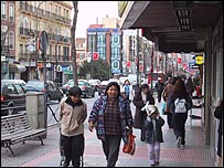 Sergio Hern&aacute;ndez,Altercom,Ley de Extranjer&iacute;a,Espa&ntilde;a,Yolanda Villavicencio AESCO,Juan Salvatierra,Ocio Latino,Ecuatorianos,indocumentados,latinoamericanos,11-M,atentado ETA,Madrid,Atocha,Jos&eacute; Mar&iacute;a Aznar,terrorismos,Al-Qaeda,argentinos,uruguayos,comunidad latinoamericana,inmigracion,Grupo Santillana,emigracion,embajadas,consulados,visas,requisitos,integracion,Espa&ntilde;a,inmigracion,trabajo,empleo,contrataciones,colocaciones,Latinoamerica,Argentina,Peru,Colombia,busquedas,visas,pasaportes,Espa&ntilde;a,inmigracion,trabajo,empleo,contrataciones,colocaciones,Latinoamerica,Argentina,Peru,Colombia,busquedas,visas,pasaportes,tramites,extranjeros,ilegales,emigraciones,testimonios,foros,viajes,consulados,embajadas,requisitos,condiciones,Italia,USA;Estados Unidos,Francia,Canada,Diario Accion de General Rodriguez, politica, actualidad, noticias e informacion, personalidades e instituciones, policiales, galerias de fotos; historia de General Rodriguez, sus origenes, edificios, estancias, habitos y costumbres, anecdotas, comercios e industrias, los fundadores, antiguas instituciones, fotos e imagenes; suplementos especiales: la crisis politica, economica y social de la Argentina, los acontecimientos de Diciembre de 2001, articulos y entrevistas; Emigracion: toda la informacion destinada a aquellos que desean emigrar, radicarse o estudiar en el exterior, visas, pasaportes, consejos, guias, informacion util, links; Trueque: novedades e informacion, links, estructura del trueque; el casamiento de Maxima Zorreguieta y el principe Guillermo Alejandro de Holanda; Guerra de Afganistan: galeria de imagenes e informacion sobre la primera guerra del siglo XXI; la guerra de Irak, Bagdad, Georges W. Bush, Saddam Husseim, el atentado a las torres Gemelas de Nueva York, las twin towers, el 11-s, y descripcion del hecho que conmovio al mundo; Empleo: consultoras, clasificados, agencias de empleo, consejos e informacion util, curriculum vitae, como confeccionarlos, noticias de actualidad; 
Los numeros de la crisis: Las consecuencias de la crisis politica, economica y social; estadisticas, pobreza, desnutricion, salud y asistencia; noticias regionales y provinciales, columnas y editoriales; informacion para negocios: pymes, links, empresas y negocios; Agenda Cultural con toda la informacion de cursos, universidades, talleres, escuelas y oportunidades, exposiciones de arte de la region; buscadores en Internet, Enlaces: links a los mejores sitios de educacion, cultura, arte, biografias, politica, interes general, web, Links del Diario Accion: RMS Titanic, su historia, su tragico viaje inaugural; historias, testimonios, documentos y articulos sobre el naufragio; links y sitios sobre el tema; la pelicula de Cameron, fotos e imagenes; suplementos especiales, Historia Argentina y de General Rodriguez, la llegada de la democracia en General Rodriguez, la asuncion de Juan Lumbreras como intendente en 1983, galeria de imagenes, sus palabras y los actos, su gabinete, festejos de la comunidad. Fundacion del pueblo de General Rodriguez, sus instituciones y personalidades relevantes, arquitectura y edificios, comercios e industrias, sus comienzos, estancias, inmigraciones italianas, espa&ntilde;olas, vascas e irlandesas, anecdotas y efemerides, sus hombres ilustres, el Hospital Vicente Lopez y Planes, su fundacion por las Damas de Beneficencia, el hundimiento del crucero General Belgrano, testimonios de ex combatientes y tripulantes, su comandante Hector Elias Bonzo, fotos e imagenes, recuerdos y homenajes, historia de la familia Bonzo de General Rodriguez, entrevistas y articulos periodisticos. La guerra de Malvinas en el Atlantico Sur, el conflicto belico con Gran Breta&ntilde;a de 1982, politicos relevantes, Benjamin Paez y Trueba, fotos antiguas de familias fundadoras, galerias de imagenes de pobladores, recorrida virtual por el antiguo General Rodriguez, el paso de la Infanta en 1910, historia de La Serenisima, la familia Mastellone, La Choza, Bernardo de Irigoyen, peronismo y radicalismo y muchisimo mas