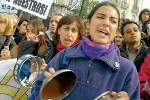 Diario Accion de General Rodriguez, politica, actualidad, noticias e informacion, personalidades e instituciones, policiales, galerias de fotos; historia de General Rodriguez, sus origenes, edificios, estancias, habitos y costumbres, anecdotas, comercios e industrias, los fundadores, antiguas instituciones, fotos e imagenes; suplementos especiales: la crisis politica, economica y social de la Argentina, los acontecimientos de Diciembre de 2001, articulos y entrevistas; Emigracion: toda la informacion destinada a aquellos que desean emigrar, radicarse o estudiar en el exterior, visas, pasaportes, consejos, guias, informacion util, links; Trueque: novedades e informacion, links, estructura del trueque; el casamiento de Maxima Zorreguieta y el principe Guillermo Alejandro de Holanda; Guerra de Afganistan: galeria de imagenes e informacion sobre la primera guerra del siglo XXI; el atentado a las torres Gemelas de Nueva York y dscripcion del hecho que conmovio al mundo; Empleo: consultoras, clasificados, agencias de empleo, consejos e informacion util, curriculum vitae, como confeccionarlos, noticias de actualidad;
Los numeros de la crisis: Las consecuencias de la crisis politica, economica y social; estadisticas, pobreza, desnutricion, salud y asistencia; noticias regionales y provinciales, columnas y editoriales; informacion para negocios: pymes, links, empresas y negocios; Agenda Cultural con toda la informacion de cursos, universidades, talleres, escuelas y oportunidades, exposiciones de arte de la region; buscadores en Internet, Enlaces: links a los mejores sitios de educacion, cultura, arte, biografias, politica, interes general, web, Links del Diario Accion: RMS Titanic, su historia, su tragico viaje inaugural; historias, testimonios, documentos y articulos sobre el naufragio; links y sitios sobre el tema; la pelicula de Cameron, fotos e imagenes; suplementos especiales, Historia Argentina y de General Rodriguez, la llegada de la democracia en General Rodriguez, la asuncion de Juan Lumbreras como intendente en 1983, galeria de imagenes, sus palabras y los actos, su gabinete, festejos de la comunidad. Fundacion del pueblo de General Rodriguez, sus instituciones y personalidades relevantes, arquitectura y edificios, comercios e industrias, sus comienzos, estancias, inmigraciones italianas, espaņolas, vascas e irlandesas, anecdotas y efemerides, sus hombres ilustres, el Hospital Vicente Lopez y Planes, su fundacion por las Damas de Beneficencia, el hundimiento del crucero General Belgrano, testimonios de ex combatientes y tripulantes, su comandante Hector Elias Bonzo, fotos e imagenes, recuerdos y homenajes, historia de la familia Bonzo de General Rodriguez, entrevistas y articulos periodisticos. La guerra de Malvinas en el Atlantico Sur, el conflicto belico con Gran Bretaņa de 1982, politicos relevantes, Benjamin Paez y Trueba, fotos antiguas de familias fundadoras, galerias de imagenes de pobladores, recorrida virtual por el antiguo General Rodriguez, el paso de la Infanta en 1910, historia de La Serenisima, la familia Mastellone, La Choza, Bernardo de Irigoyen, peronismo y radicalismo y muchisimo mas