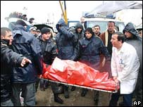 Diario Accion de General Rodriguez, politica, actualidad, noticias e informacion, personalidades e instituciones, policiales, galerias de fotos; historia de General Rodriguez, sus origenes, edificios, estancias, habitos y costumbres, anecdotas, comercios e industrias, los fundadores, antiguas instituciones, fotos e imagenes; suplementos especiales: la crisis politica, economica y social de la Argentina, los acontecimientos de Diciembre de 2001, articulos y entrevistas; Emigracion: toda la informacion destinada a aquellos que desean emigrar, radicarse o estudiar en el exterior, visas, pasaportes, consejos, guias, informacion util, links; Trueque: novedades e informacion, links, estructura del trueque; el casamiento de Maxima Zorreguieta y el principe Guillermo Alejandro de Holanda; Guerra de Afganistan: galeria de imagenes e informacion sobre la primera guerra del siglo XXI; la guerra de Irak, Bagdad, Georges W. Bush, Saddam Husseim, el atentado a las torres Gemelas de Nueva York, las twin towers, el 11-s, y descripcion del hecho que conmovio al mundo; Empleo: consultoras, clasificados, agencias de empleo, consejos e informacion util, curriculum vitae, como confeccionarlos, noticias de actualidad; 
Los numeros de la crisis: Las consecuencias de la crisis politica, economica y social; estadisticas, pobreza, desnutricion, salud y asistencia; noticias regionales y provinciales, columnas y editoriales; informacion para negocios: pymes, links, empresas y negocios; Agenda Cultural con toda la informacion de cursos, universidades, talleres, escuelas y oportunidades, exposiciones de arte de la region; buscadores en Internet, Enlaces: links a los mejores sitios de educacion, cultura, arte, biografias, politica, interes general, web, Links del Diario Accion: RMS Titanic, su historia, su tragico viaje inaugural; historias, testimonios, documentos y articulos sobre el naufragio; links y sitios sobre el tema; la pelicula de Cameron, fotos e imagenes; suplementos especiales, Historia Argentina y de General Rodriguez, la llegada de la democracia en General Rodriguez, la asuncion de Juan Lumbreras como intendente en 1983, galeria de imagenes, sus palabras y los actos, su gabinete, festejos de la comunidad. Fundacion del pueblo de General Rodriguez, sus instituciones y personalidades relevantes, arquitectura y edificios, comercios e industrias, sus comienzos, estancias, inmigraciones italianas, espa�olas, vascas e irlandesas, anecdotas y efemerides, sus hombres ilustres, el Hospital Vicente Lopez y Planes, su fundacion por las Damas de Beneficencia, el hundimiento del crucero General Belgrano, testimonios de ex combatientes y tripulantes, su comandante Hector Elias Bonzo, fotos e imagenes, recuerdos y homenajes, historia de la familia Bonzo de General Rodriguez, entrevistas y articulos periodisticos. La guerra de Malvinas en el Atlantico Sur, el conflicto belico con Gran Breta�a de 1982, politicos relevantes, Benjamin Paez y Trueba, fotos antiguas de familias fundadoras, galerias de imagenes de pobladores, recorrida virtual por el antiguo General Rodriguez, el paso de la Infanta en 1910, historia de La Serenisima, la familia Mastellone, La Choza, Bernardo de Irigoyen, peronismo y radicalismo y muchisimo mas
