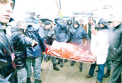 Diario Accion de General Rodriguez, politica, actualidad, noticias e informacion, personalidades e instituciones, policiales, galerias de fotos; historia de General Rodriguez, sus origenes, edificios, estancias, habitos y costumbres, anecdotas, comercios e industrias, los fundadores, antiguas instituciones, fotos e imagenes; suplementos especiales: la crisis politica, economica y social de la Argentina, los acontecimientos de Diciembre de 2001, articulos y entrevistas; Emigracion: toda la informacion destinada a aquellos que desean emigrar, radicarse o estudiar en el exterior, visas, pasaportes, consejos, guias, informacion util, links; Trueque: novedades e informacion, links, estructura del trueque; el casamiento de Maxima Zorreguieta y el principe Guillermo Alejandro de Holanda; Guerra de Afganistan: galeria de imagenes e informacion sobre la primera guerra del siglo XXI; la guerra de Irak, Bagdad, Georges W. Bush, Saddam Husseim, el atentado a las torres Gemelas de Nueva York, las twin towers, el 11-s, y descripcion del hecho que conmovio al mundo; Empleo: consultoras, clasificados, agencias de empleo, consejos e informacion util, curriculum vitae, como confeccionarlos, noticias de actualidad; 
Los numeros de la crisis: Las consecuencias de la crisis politica, economica y social; estadisticas, pobreza, desnutricion, salud y asistencia; noticias regionales y provinciales, columnas y editoriales; informacion para negocios: pymes, links, empresas y negocios; Agenda Cultural con toda la informacion de cursos, universidades, talleres, escuelas y oportunidades, exposiciones de arte de la region; buscadores en Internet, Enlaces: links a los mejores sitios de educacion, cultura, arte, biografias, politica, interes general, web, Links del Diario Accion: RMS Titanic, su historia, su tragico viaje inaugural; historias, testimonios, documentos y articulos sobre el naufragio; links y sitios sobre el tema; la pelicula de Cameron, fotos e imagenes; suplementos especiales, Historia Argentina y de General Rodriguez, la llegada de la democracia en General Rodriguez, la asuncion de Juan Lumbreras como intendente en 1983, galeria de imagenes, sus palabras y los actos, su gabinete, festejos de la comunidad. Fundacion del pueblo de General Rodriguez, sus instituciones y personalidades relevantes, arquitectura y edificios, comercios e industrias, sus comienzos, estancias, inmigraciones italianas, espa�olas, vascas e irlandesas, anecdotas y efemerides, sus hombres ilustres, el Hospital Vicente Lopez y Planes, su fundacion por las Damas de Beneficencia, el hundimiento del crucero General Belgrano, testimonios de ex combatientes y tripulantes, su comandante Hector Elias Bonzo, fotos e imagenes, recuerdos y homenajes, historia de la familia Bonzo de General Rodriguez, entrevistas y articulos periodisticos. La guerra de Malvinas en el Atlantico Sur, el conflicto belico con Gran Breta�a de 1982, politicos relevantes, Benjamin Paez y Trueba, fotos antiguas de familias fundadoras, galerias de imagenes de pobladores, recorrida virtual por el antiguo General Rodriguez, el paso de la Infanta en 1910, historia de La Serenisima, la familia Mastellone, La Choza, Bernardo de Irigoyen, peronismo y radicalismo y muchisimo mas