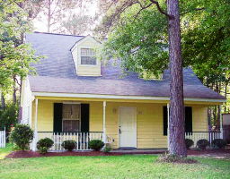 Absolutely adorable home in Mandeville.