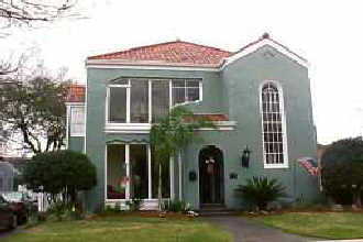 Beautiful home in Old Metairie currently for sale.&nbsp; Click on picture for more information.