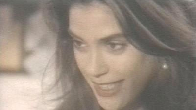 terihatcher8.jpg (8712 bytes)